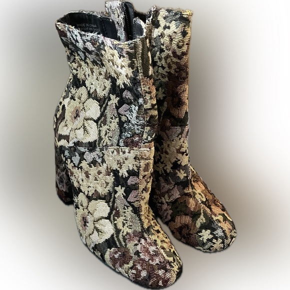 Urban outfitters embroidered boots - Picture 5 of 5